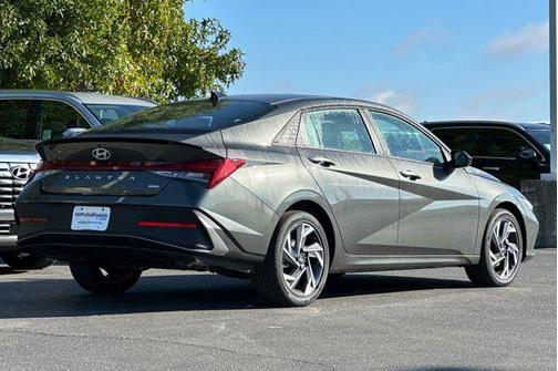 2025 Hyundai ELANTRA HEV SEL Sport