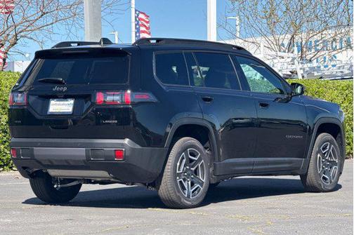 2026 Jeep Cherokee Laredo 4x4