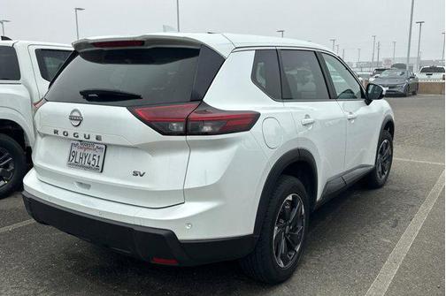 2024 Nissan Rogue SV