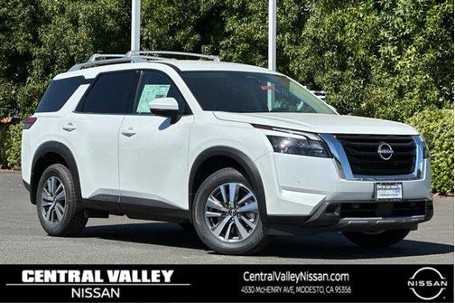 2025 Nissan Pathfinder SL 4WD