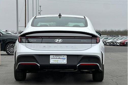 2026 Hyundai SONATA SE