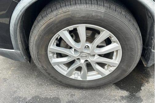 Magnetic Black 2017 Nissan Rogue SV