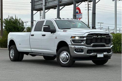 Bright White Clearcoat 2026 RAM 3500 Tradesman Crew Cab 4x4 8' Box