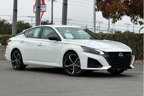 2023 Nissan Altima SR FWD