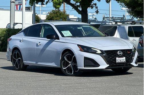 Gray Sky Pearl 2023 Nissan Altima SR FWD