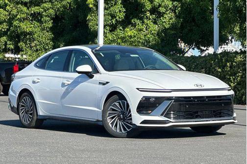 2025 Hyundai SONATA Hybrid Limited