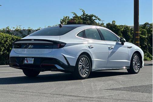 2025 Hyundai SONATA Hybrid Limited