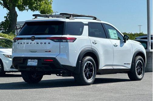 Everest White Pearl Tricoat 2026 Nissan Pathfinder Rock Creek