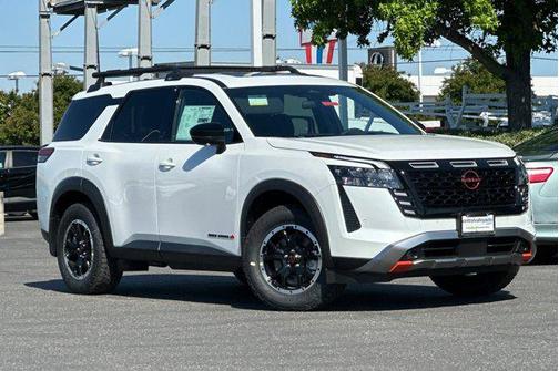 Everest White Pearl Tricoat 2026 Nissan Pathfinder Rock Creek