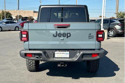 2025 Jeep Gladiator Willys