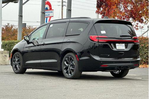 2026 Chrysler Pacifica Limited