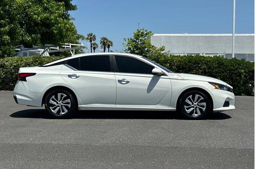 2022 Nissan Altima S FWD