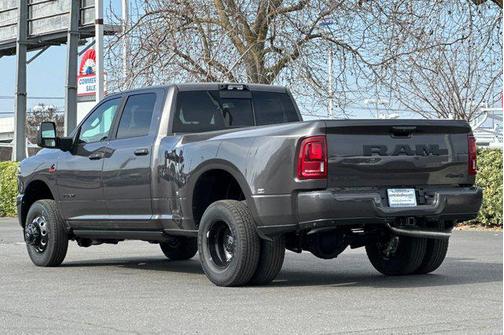 2026 RAM 3500 Laramie Crew Cab 4x4 8' Box