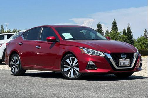 2021 Nissan Altima 2.5 SV