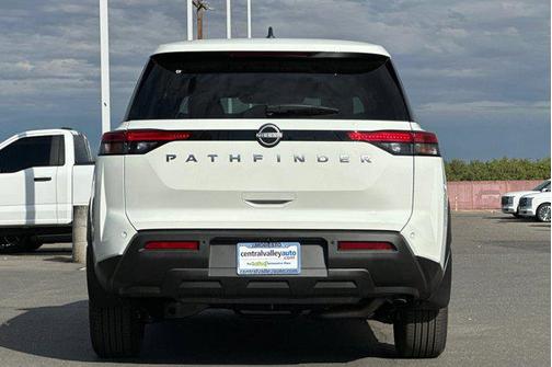 2025 Nissan Pathfinder S FWD