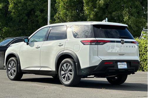 2025 Nissan Pathfinder S FWD