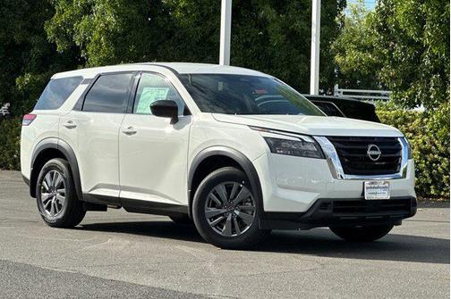 2025 Nissan Pathfinder S FWD