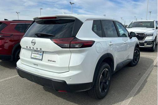 Everest White Pearl 2024 Nissan Rogue SV