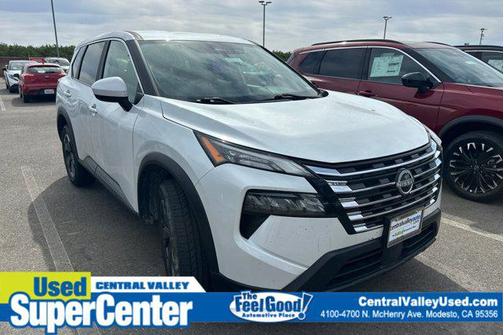 Everest White Pearl 2024 Nissan Rogue SV