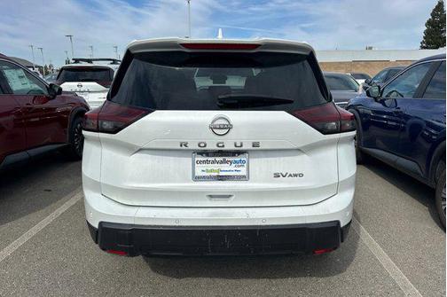 Everest White Pearl 2024 Nissan Rogue SV
