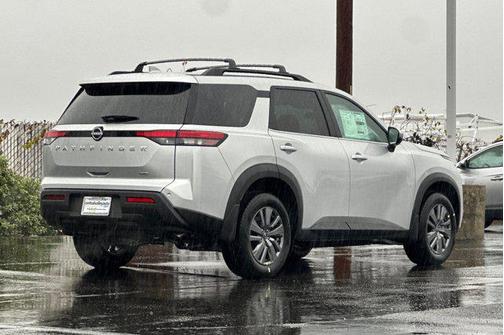 2025 Nissan Pathfinder SV 4WD