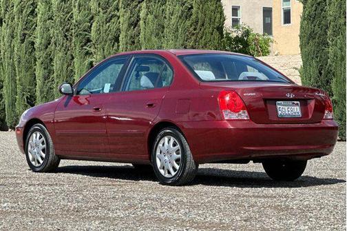 2004 Hyundai ELANTRA 