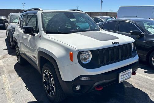 Alpine White Clearcoat 2023 Jeep Renegade Trailhawk