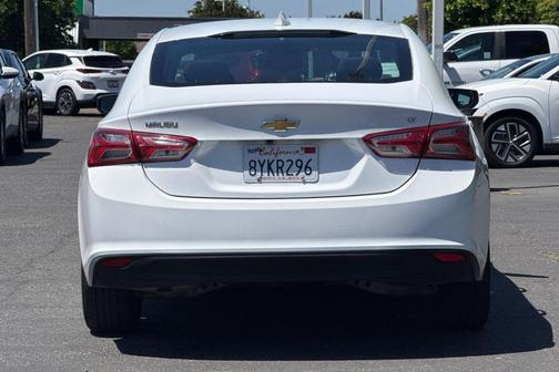 Summit White 2022 Chevrolet Malibu FWD LT