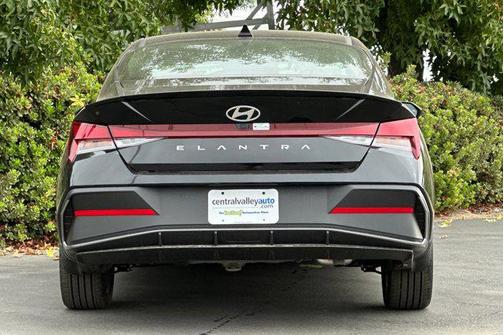 2025 Hyundai ELANTRA Sport