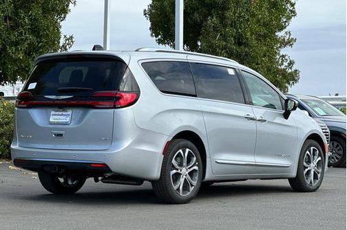 2026 Chrysler Pacifica L