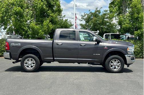 2020 RAM 2500 Laramie Crew Cab 4X4 6'4' Box