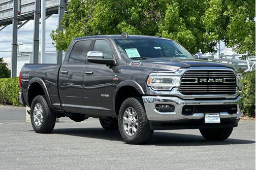 2020 RAM 2500 Laramie Crew Cab 4X4 6'4' Box