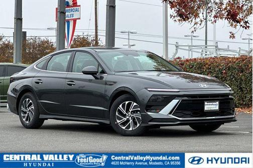 2026 Hyundai SONATA Hybrid Base
