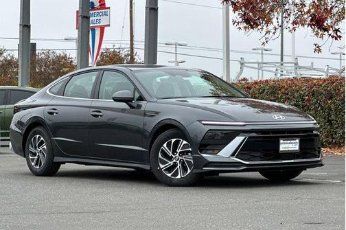 2026 Hyundai SONATA Hybrid Base