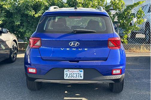 2024 Hyundai VENUE SEL
