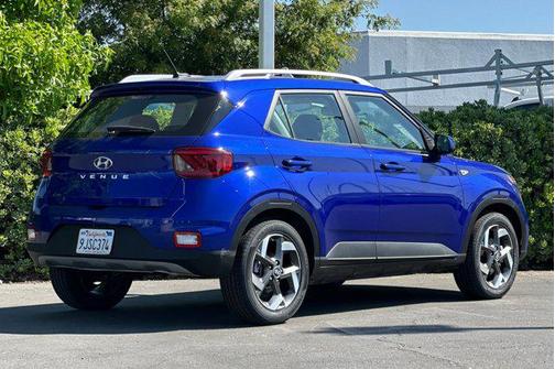 2024 Hyundai VENUE SEL