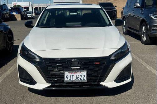 Pearl White Tricoat 2024 Nissan Altima SR FWD