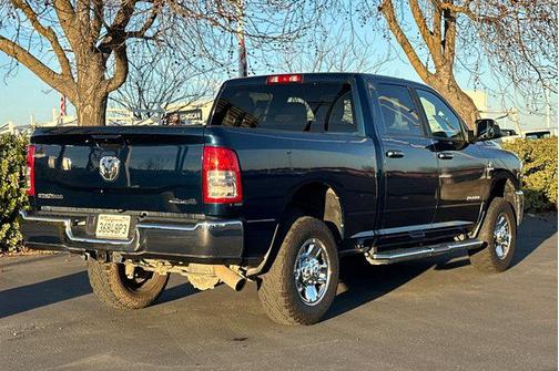 2022 RAM 2500 Big Horn Crew Cab 4x4 6'4' Box