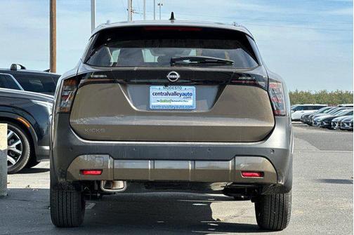 2026 Nissan Kicks SV