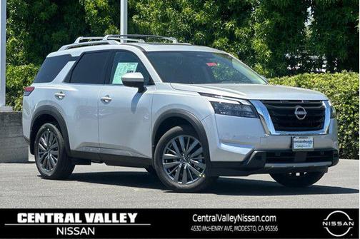 2025 Nissan Pathfinder SL FWD