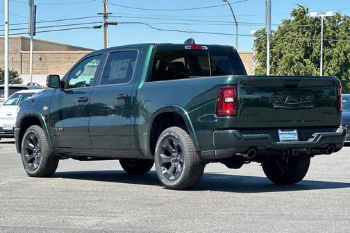 Serrano Green Metallic 2026 RAM 1500 Big Horn/Lone Star