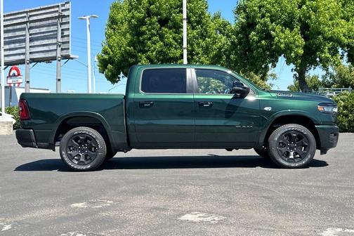 Serrano Green Metallic 2026 RAM 1500 Big Horn/Lone Star