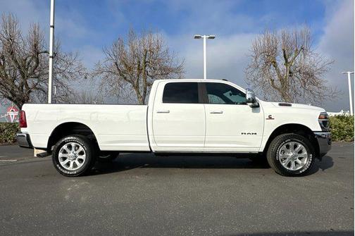 2026 RAM 3500 Laramie Crew Cab 4x4 8' Box