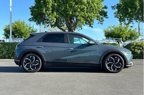 Digital Teal 2023 Hyundai IONIQ 5 SE