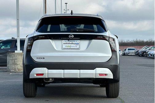 2026 Nissan Kicks SV