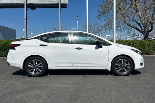 2023 Nissan Versa 1.6 S