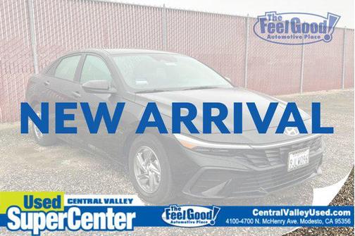 2024 Hyundai ELANTRA SE