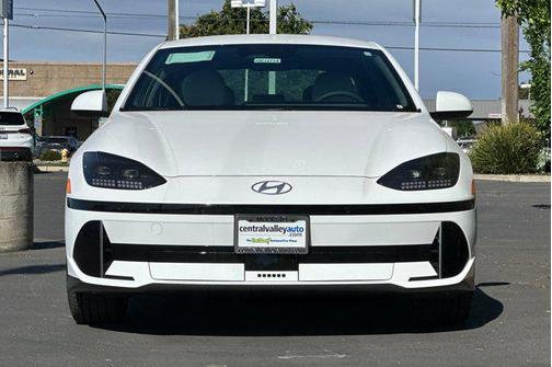 2025 Hyundai IONIQ 6 SEL