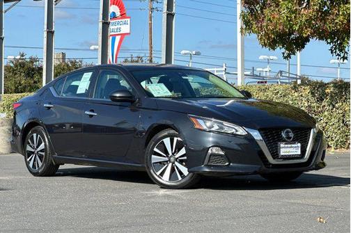 2022 Nissan Altima 2.5 SV