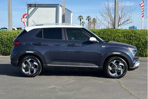 2025 Hyundai VENUE Limited